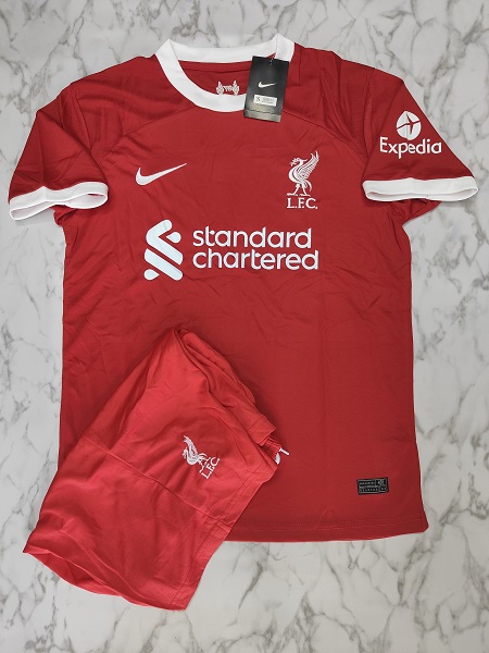 Liverpool home football jersey set Venu