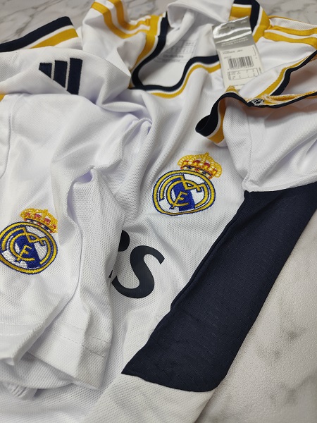 Venu Real Madrid home football jersey set