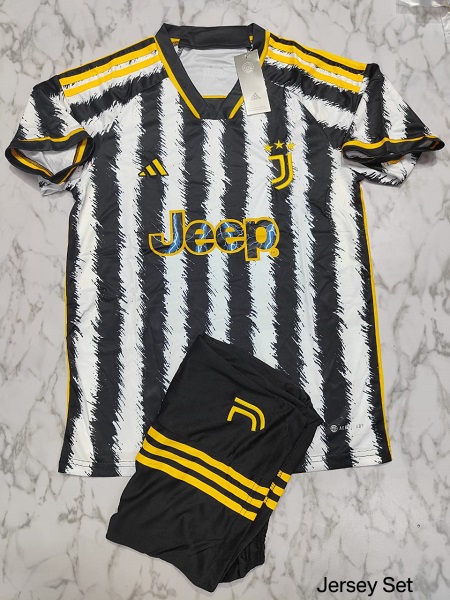 Venu Juventus home set football jersey