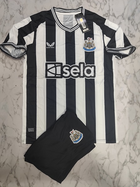 Newcastle United home set football jersey Venu