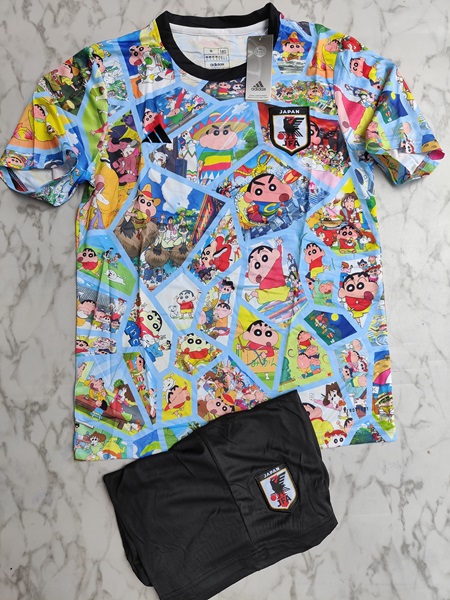 Japan Crayon Shinchan set football jersey Venu