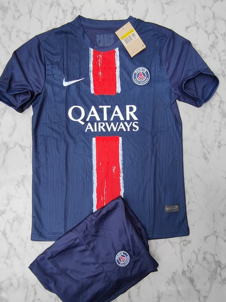 Paris Saint Germain home set football jersey Venu