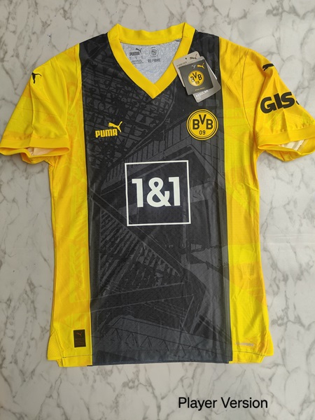 Borussia Dortmund home player football jersey Venu