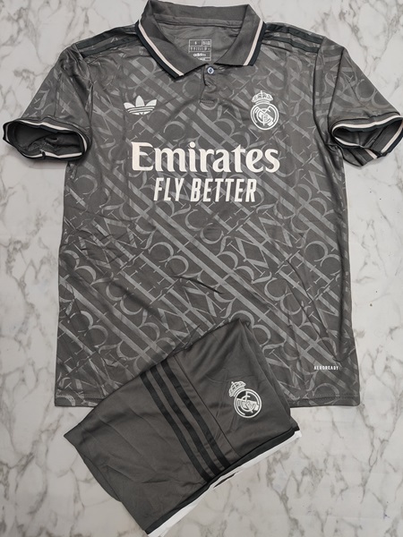 Real Madrid third set football jersey Venu