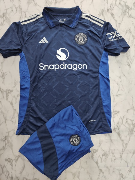 Manchester United away set football jersey Venu