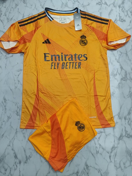 Real Madrid third set football jersey Venu