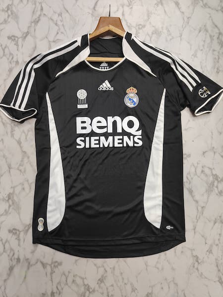 Real Madrid away retro player football jersey Venu