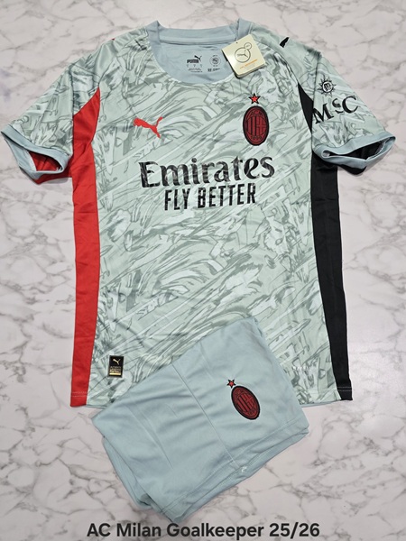 Ac milan goalkeeper set football jersey Venu